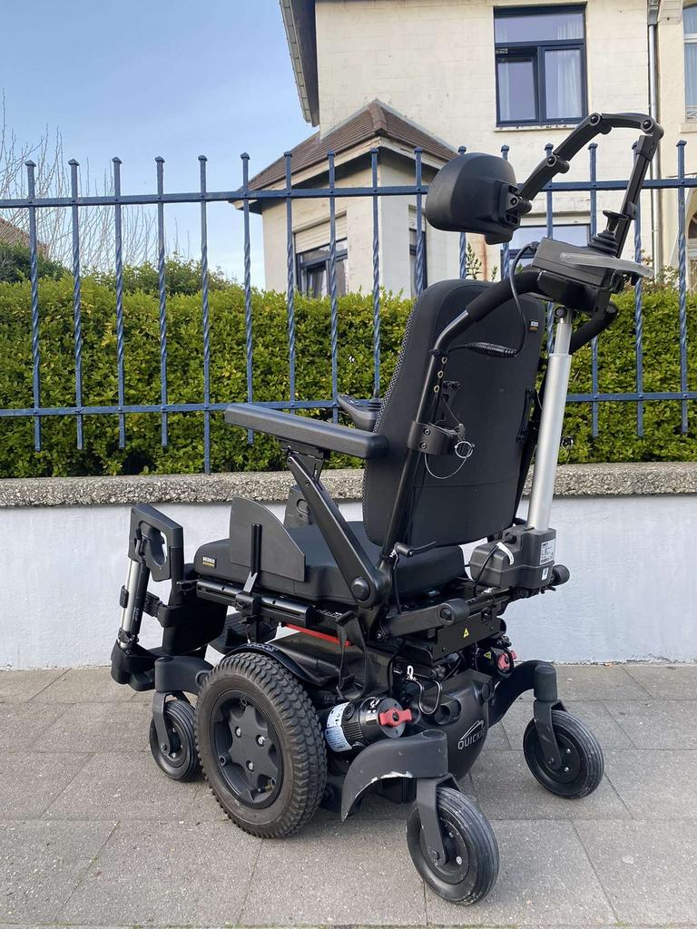 Quickie Q400m elektrische rolstoel nieuwstaat, Diversen, Rolstoelen, Ophalen of Verzenden, Inklapbaar, Zo goed als nieuw