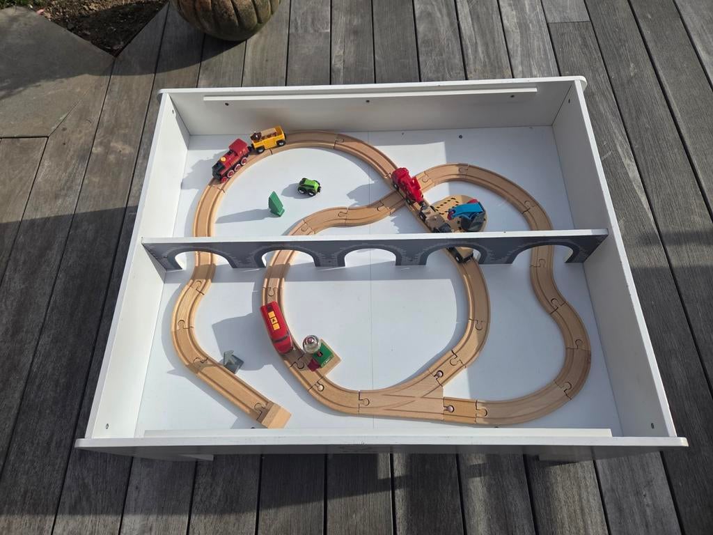 Table marque HAPE, pour enfants, multiusages, Kinderen en Baby's, Speelgoed | Racebanen, Ophalen, Racebaan