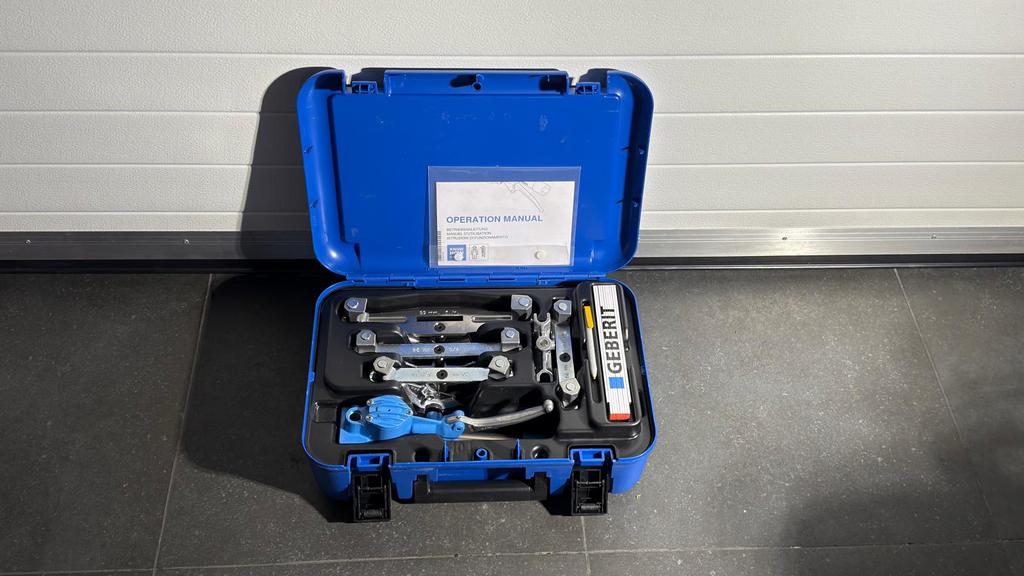 Geberit persgereedschap set – compleet in koffer, Doe-het-zelf en Bouw, Gereedschap | Handgereedschap, Ophalen, Nieuw