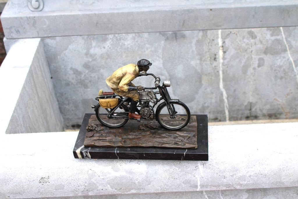 De man op een vintage bronzen motorfiets, gesigneerd, DECKER, Antiek en Kunst, Antiek | Brons en Koper, Brons, Ophalen of Verzenden