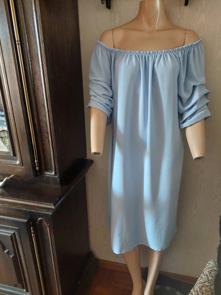 Nouvelle  robe bleu ciel taille 42/44/46 prix 9 euros, Vêtements | Femmes, Enlèvement, Bleu