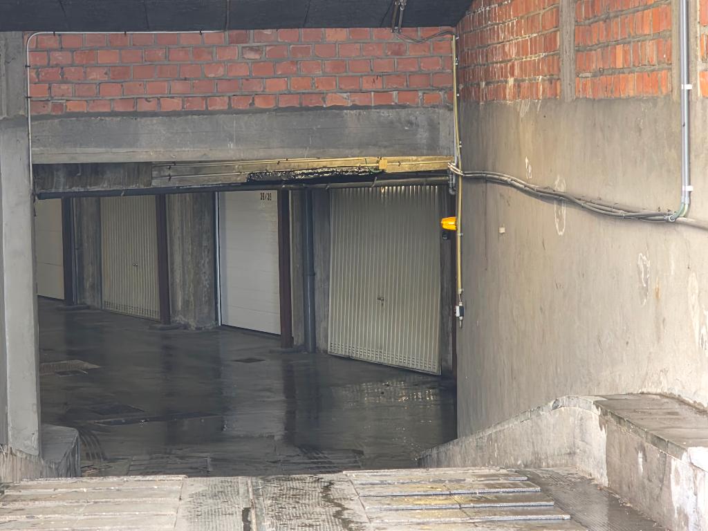 garage double 55 56 m2 jette, Immo, Garages en Parkeerplaatsen, Brussel