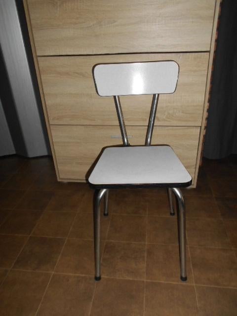 Vintage keukenstoel / tabouret met rugleuning, Ophalen