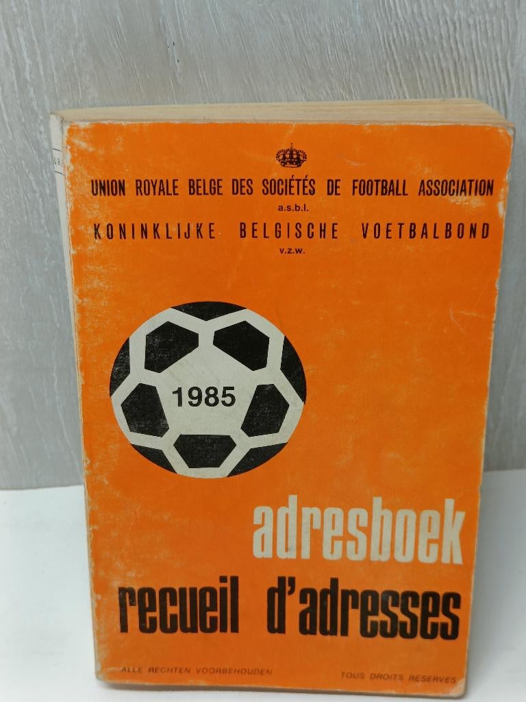 adresboek 1985 koninklijke belgische voetbalbond, Verzamelen, Sportartikelen en Voetbal, Ophalen of Verzenden, Gebruikt