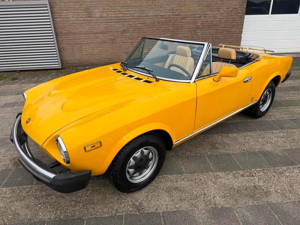 Fiat 124 Spider 2000 H5 rijd goed geen roest, Auto's, Automaat, Achterwielaandrijving, Cabriolet, 2 deurs