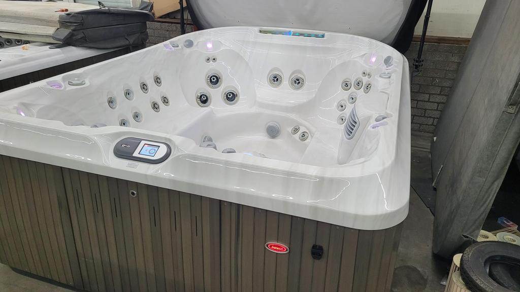 Jacuzzi J-495, Jardin & Terrasse, Enlèvement ou Envoi, Comme neuf