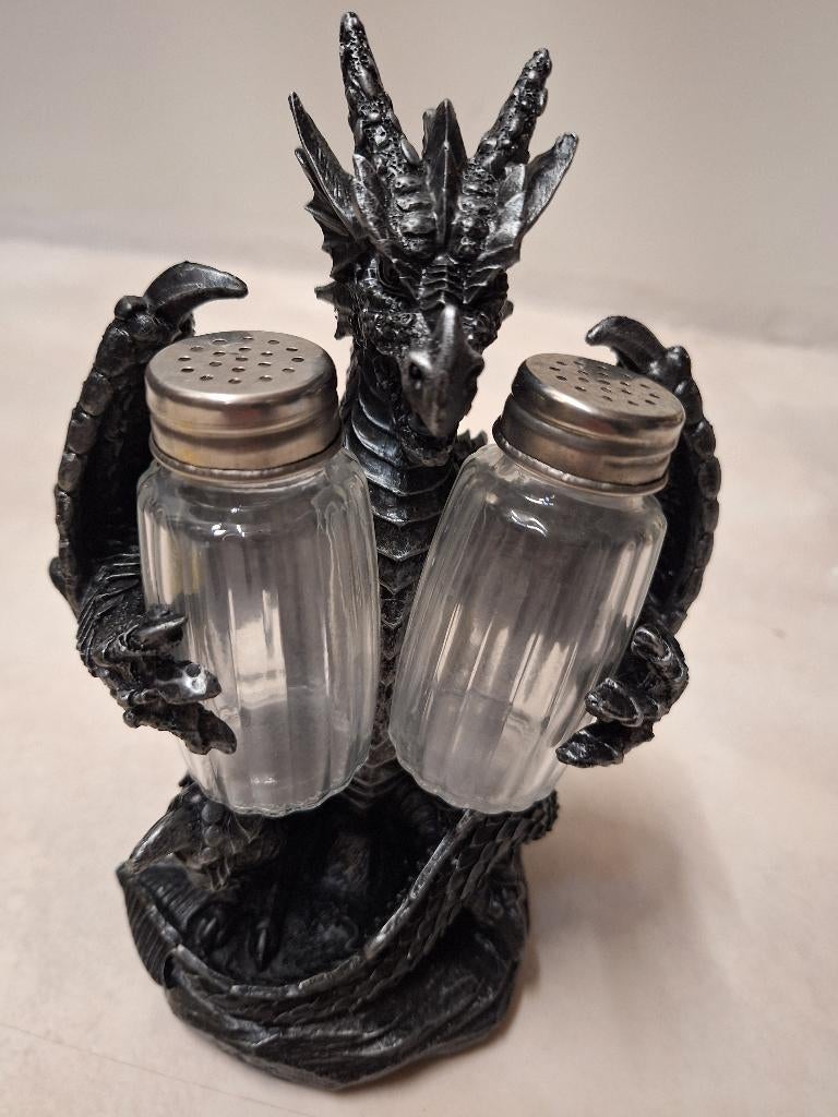 Dragon au sel et au poivre, Enlèvement, Comme neuf