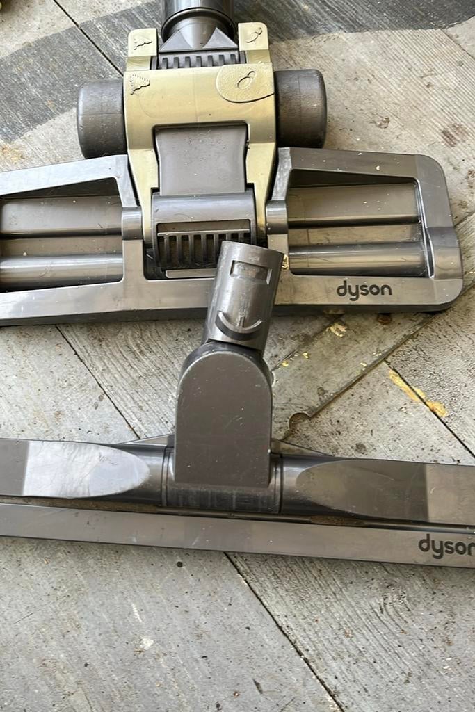Onderdelen dyson stofzuiger, Elektronische apparatuur, Stofzuigers, Ophalen, Gebruikt, Stofzuiger