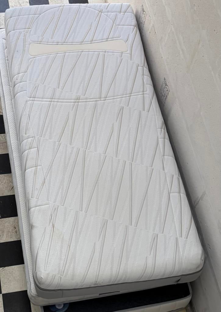 2x Auping AVS Vivo Medium 90x200 – Showroomstaat!, Huis en Inrichting, Slaapkamer | Boxsprings, Ophalen of Verzenden, Zo goed als nieuw