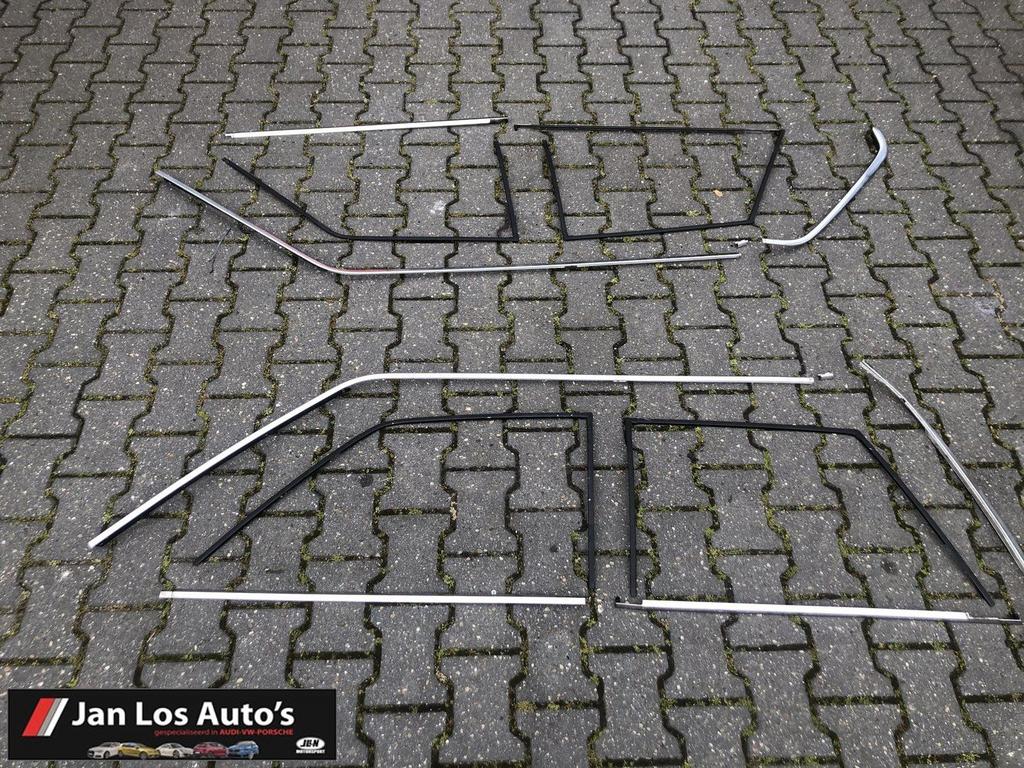 Raamlijsten en regengoten links en rechts Audi 90 B2, Auto-onderdelen, Gebruikt, -, -, -