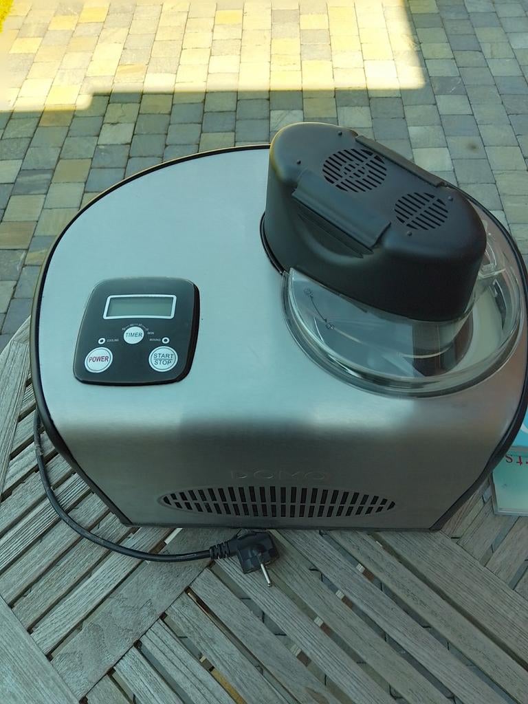 Roomijsmachine Domo 90301, Elektronische apparatuur, Ophalen, Zo goed als nieuw, Zelfvriezend