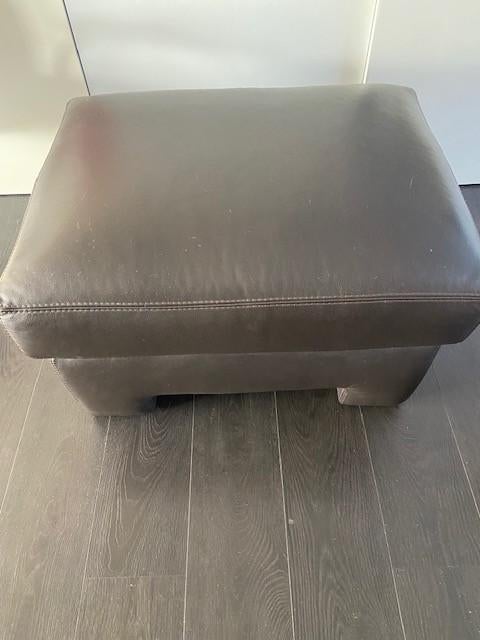 poef in donker bruin leder, Ophalen, Gebruikt, 75 tot 100 cm, Rechthoekig