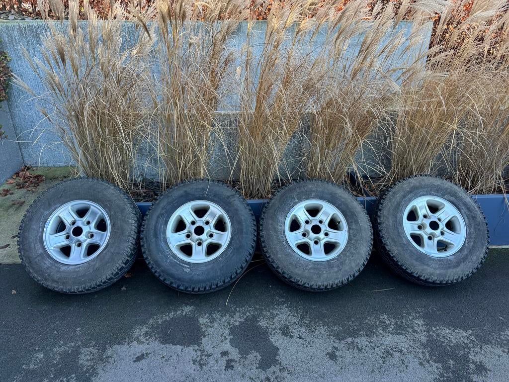 Roues Boost Land Rover Defender RR Classic, Pneus et Jantes, Pneus hiver, 16 pouces, Autre