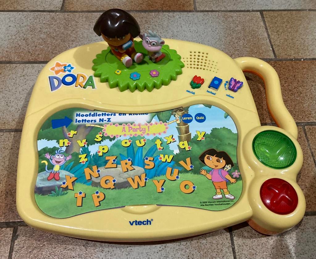 Vtech Dora laptop met 15 kaarten om allerlei te leren., Kinderen en Baby's, Ophalen of Verzenden, Zo goed als nieuw