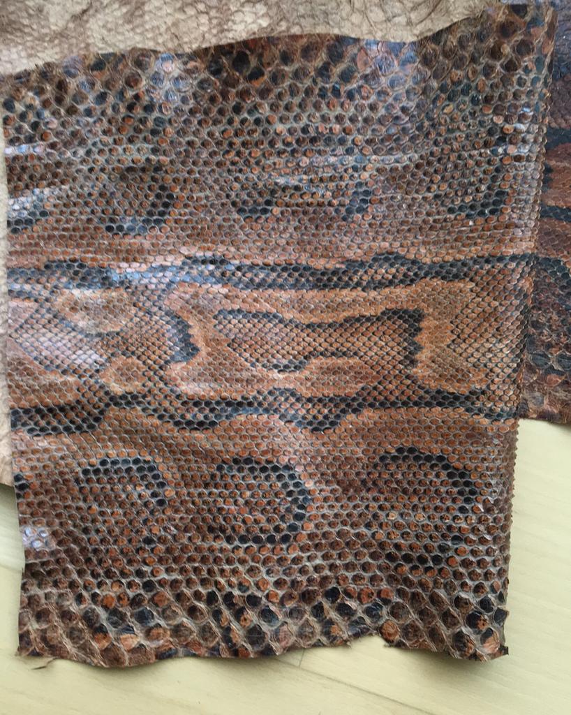 Slangenvel : 160 cm/40cm echt leder, Ophalen, Zo goed als nieuw