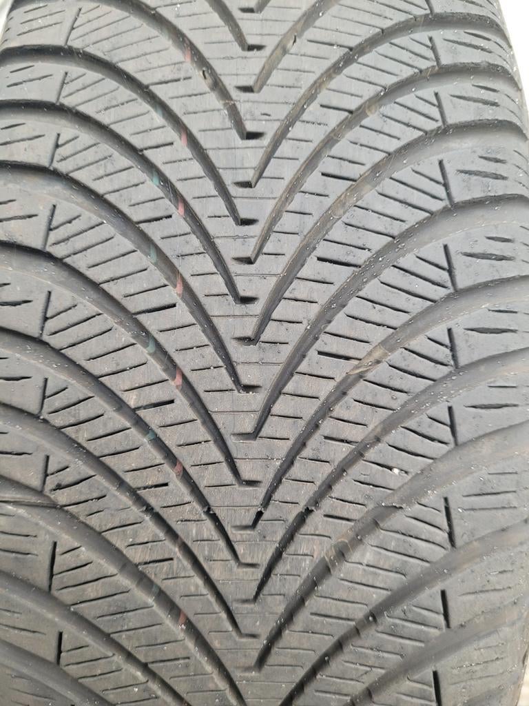 KUHMO + MINERVA 215/65/17 103V M+S-banden, Ophalen, 17 inch, All Season, Band(en)