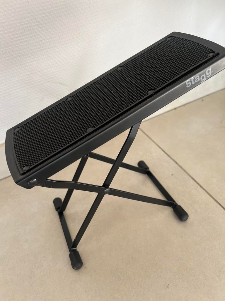 Stagg voetsteun voor gitaar, Muziek en Instrumenten, Ophalen, Zo goed als nieuw