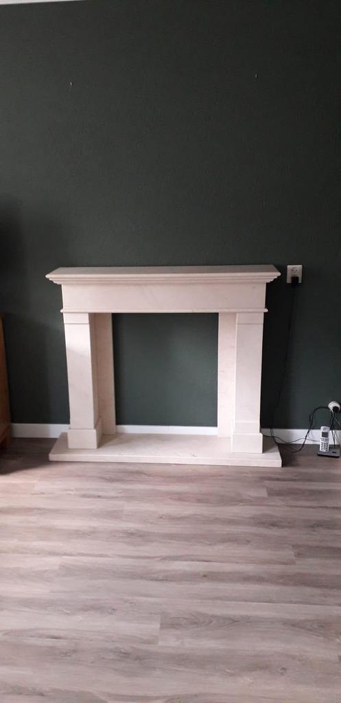 Stijlvolle marmeren schouw tijdloos en elegant, Enlèvement, Comme neuf