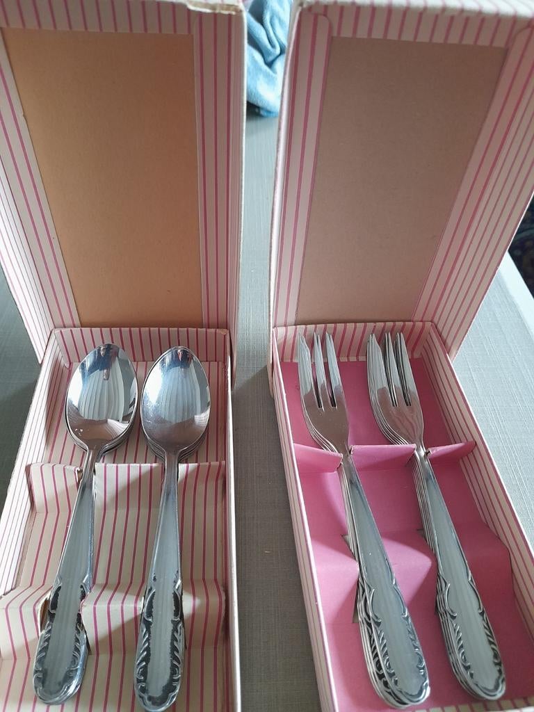 12 cuillères et 12 fourchettes à gâteau inox 18/10, Maison & Meubles, Cuisine | Couverts, Neuf, Résiste au lave-vaisselle, Enlèvement ou Envoi