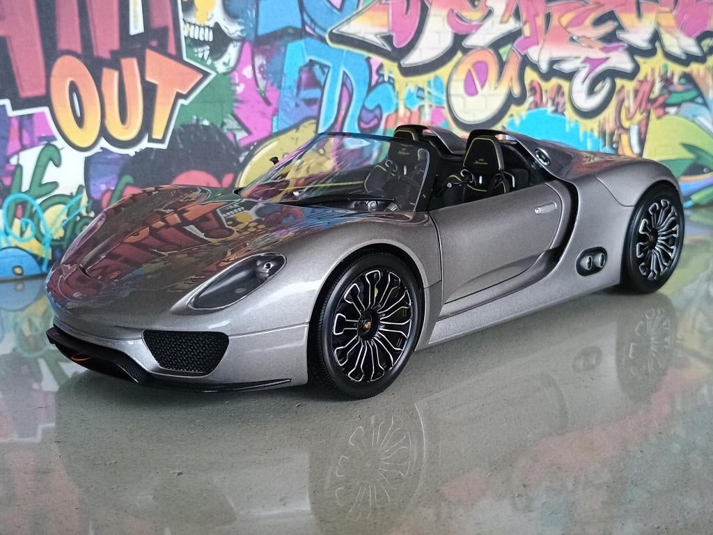 Porsche 918 Spyder Minichamps 1/18 --ÉTAT NEUF--, Hobby & Loisirs créatifs, Voitures miniatures | 1:18, Enlèvement ou Envoi, Comme neuf