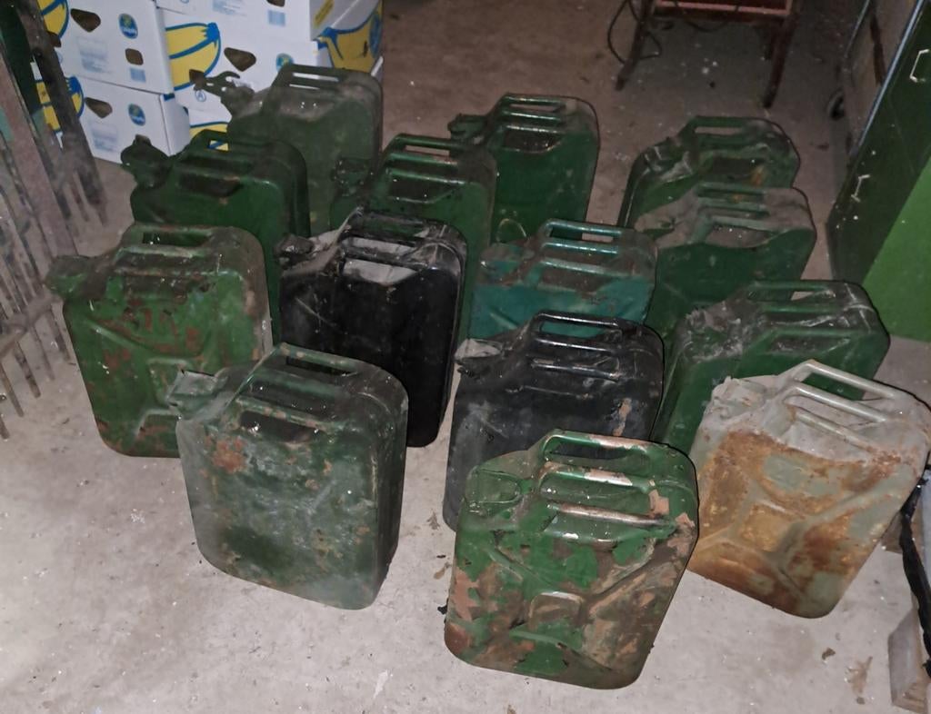 Jerrycans oude Jerrycans decoratie, Enlèvement