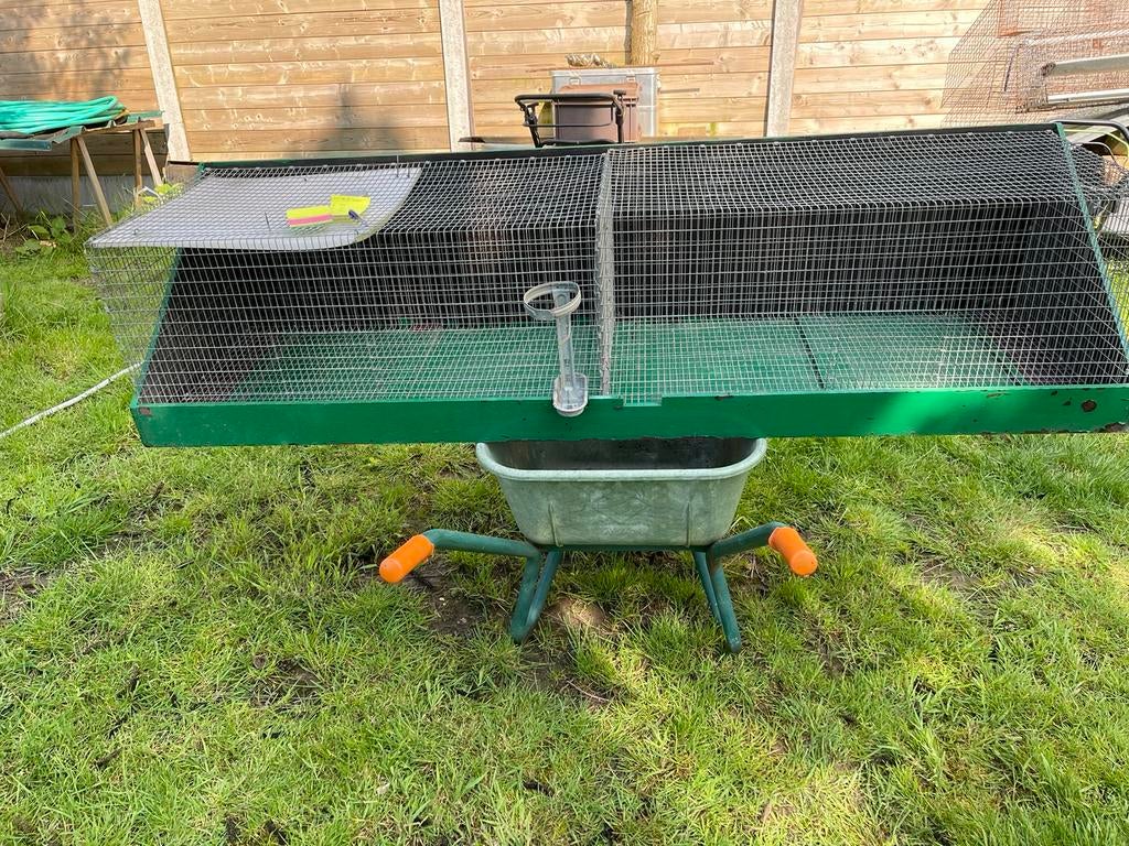 Opfokkooien kippen konijnen kwartel fazant patrijs eend gans, Ophalen, Zo goed als nieuw