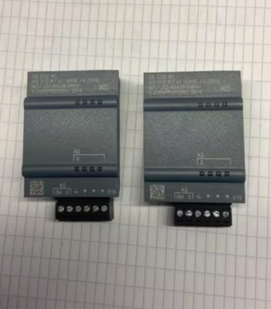 Siemens analoge output module SB1232, Enlèvement, Neuf