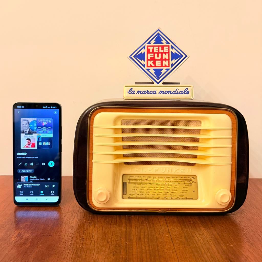 RADIO-TUBE VINTAGE TELEFUNKEN MIGNONETTE C 1950 BLUETOOTH, Antiquités & Art, Antiquités | TV & Hi-Fi, Envoi