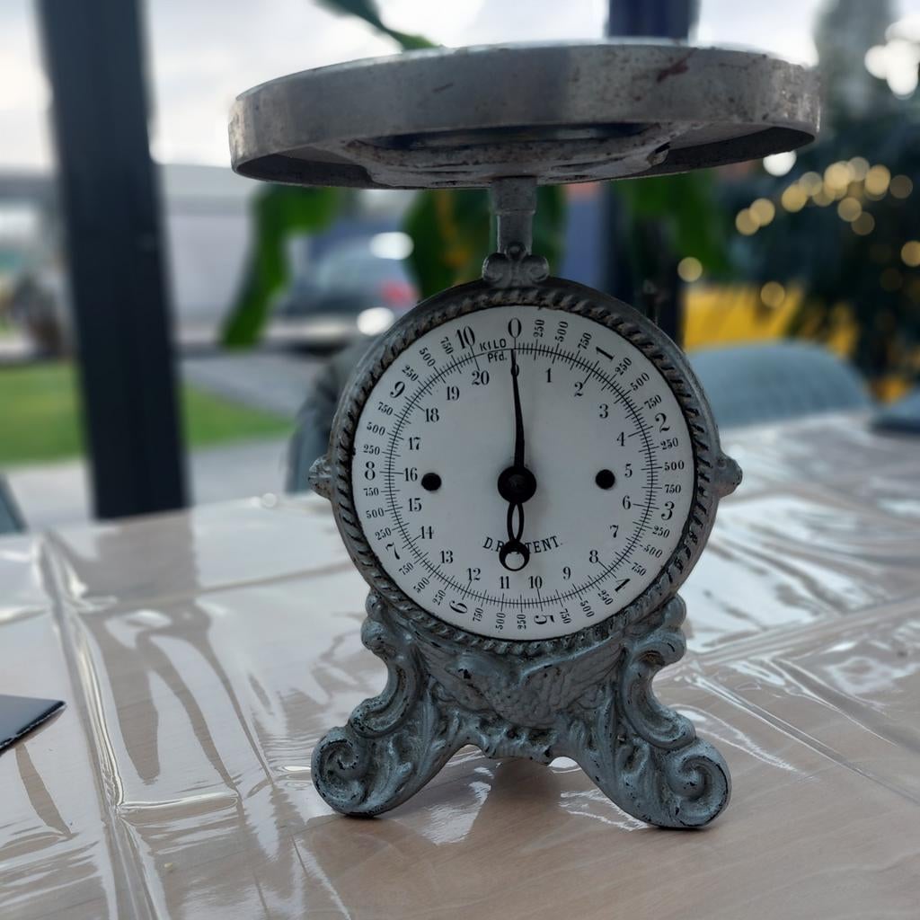 Vintage weegschaal., Ophalen