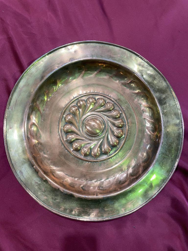 Plat à Offrandes à Décor de Nuremberg – Cuivre / Laiton