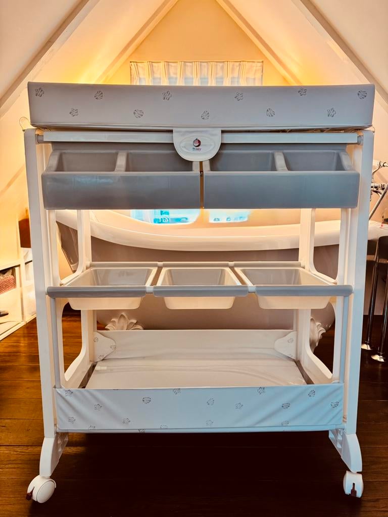 Di Baby - Commode met bad - Zebra, Kinderen en Baby's, Badjes en Verzorging, Zo goed als nieuw, Badje, Ophalen