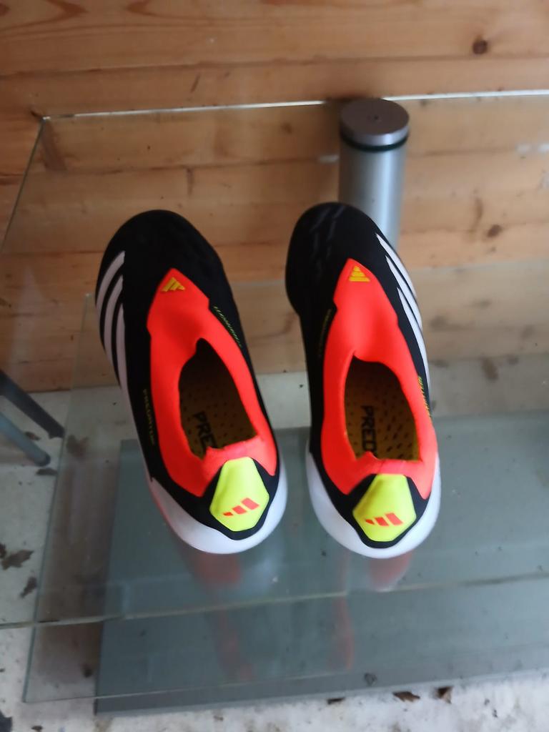 Chaussure de football pro, Enlèvement ou Envoi