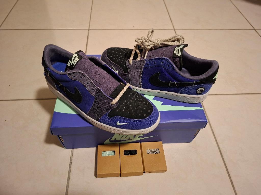 Jordan 1 Retro Low OG Zion “Voodoo Alternate” EU 44, Neuf, Enlèvement ou Envoi, Nike, Bleu