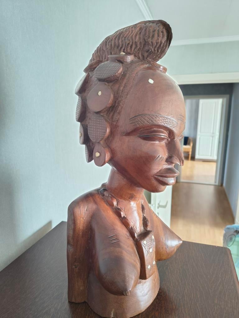 Handgesneden houten buste van afrikaanse vrouw, Ophalen