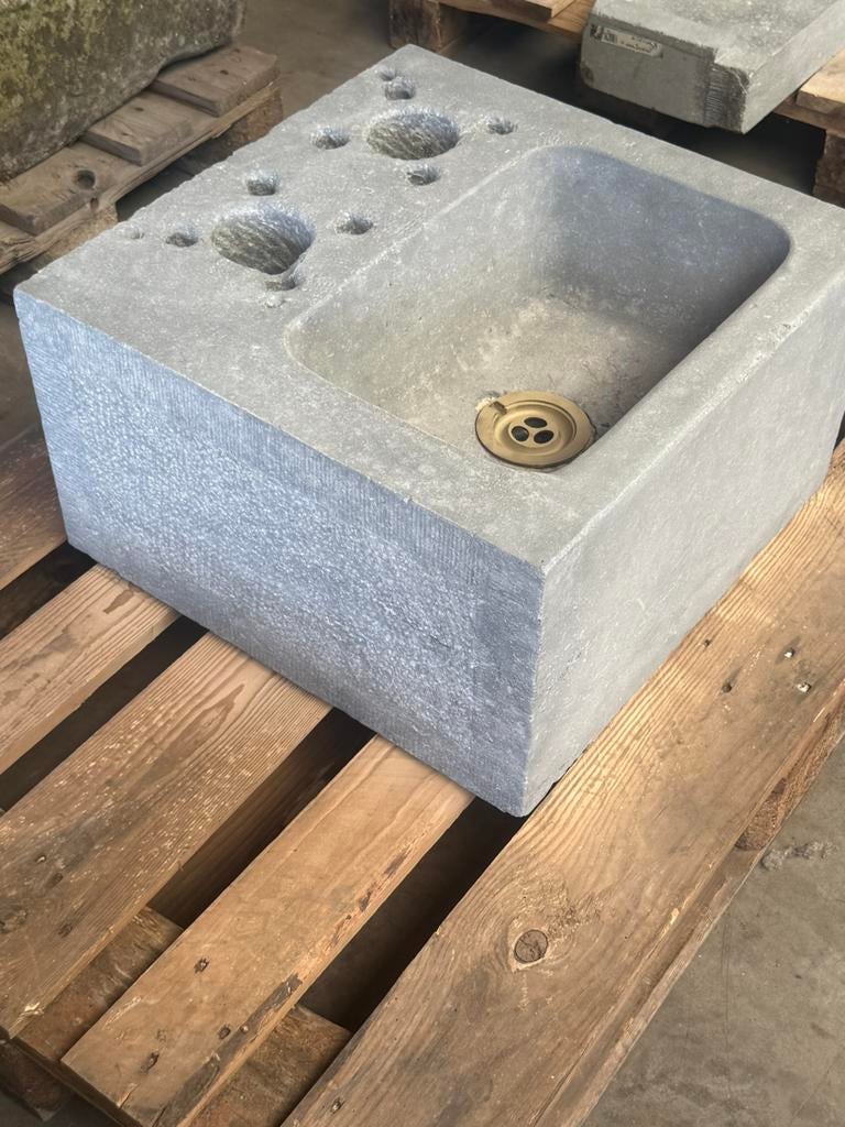 vieux bassin de pompe en pierre bleue, évier en pierre bleue, Bricolage & Construction, Enlèvement, Utilisé, Pierre, Lavabo