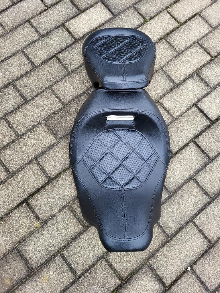 Harley Davidson street glide zadel en uitlaten, 2 cilinders, Particulier, Overig, 1800 cc