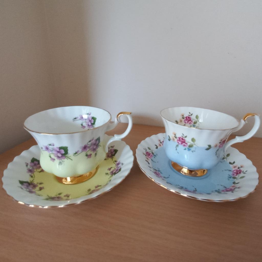 Pink Rosebuds Royal Albert duo kop en schotel, Enlèvement ou Envoi, Comme neuf, Porcelaine, Tasse et/ou soucoupe