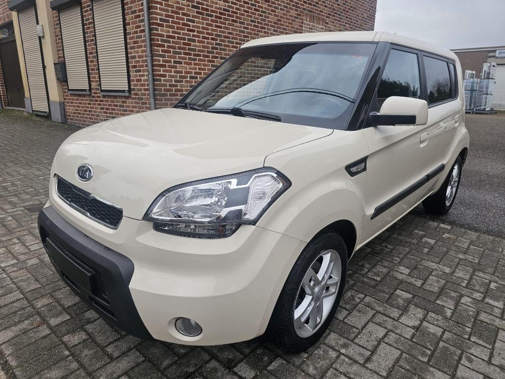 Kia Soul 1.6 Crdi 115pk(Bouwjaar2011/176.000km)Top Staat, Auto's, Voorwielaandrijving, Stof, 4 cilinders, Beige