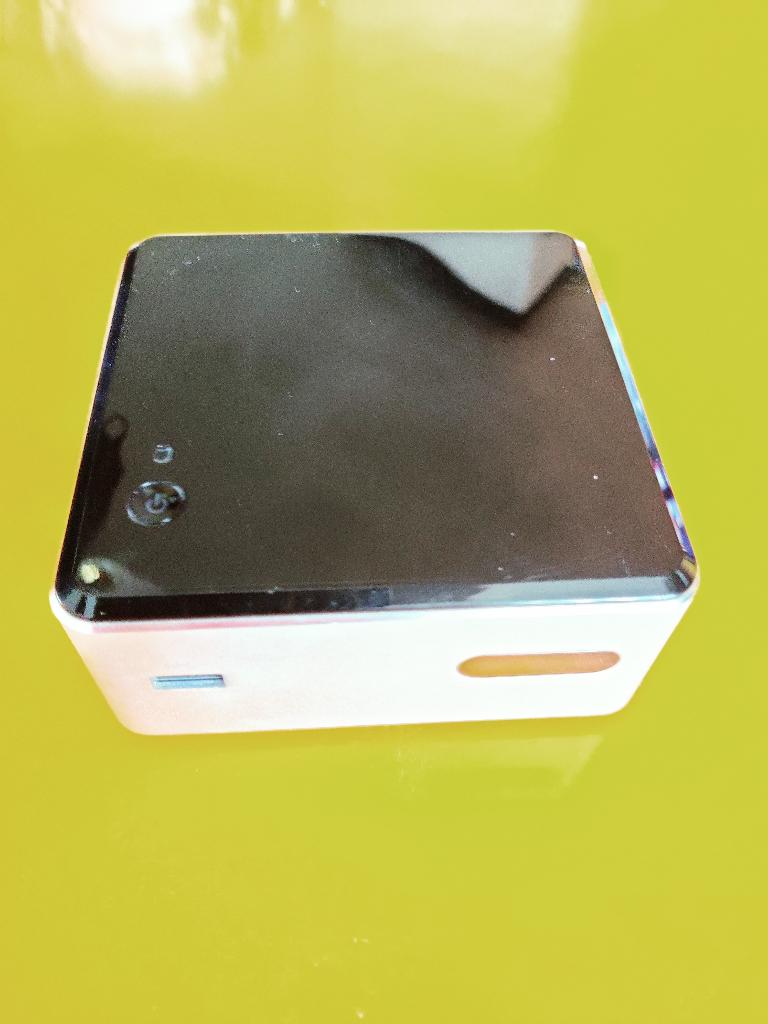 Intel NUC mini-PC model DN2820FYK, Computers en Software, Ophalen of Verzenden, Gebruikt