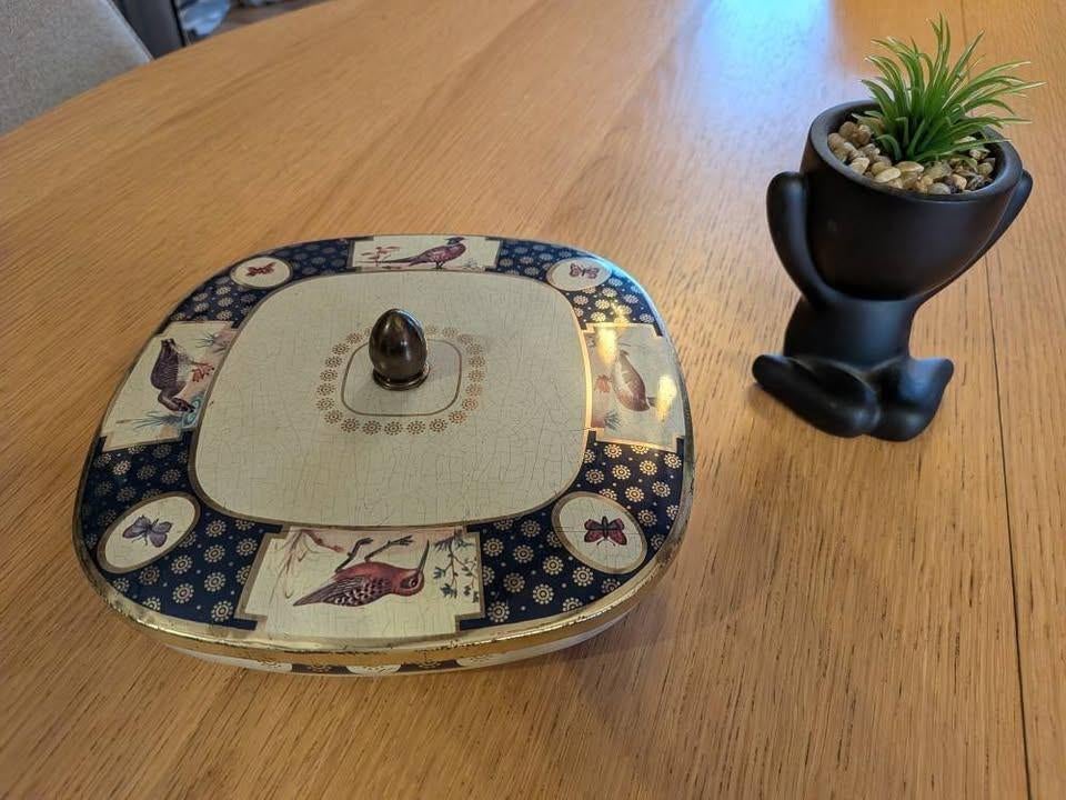 Vintage retro blikje van goudkleurig metaal uit de jaren 40, Ophalen