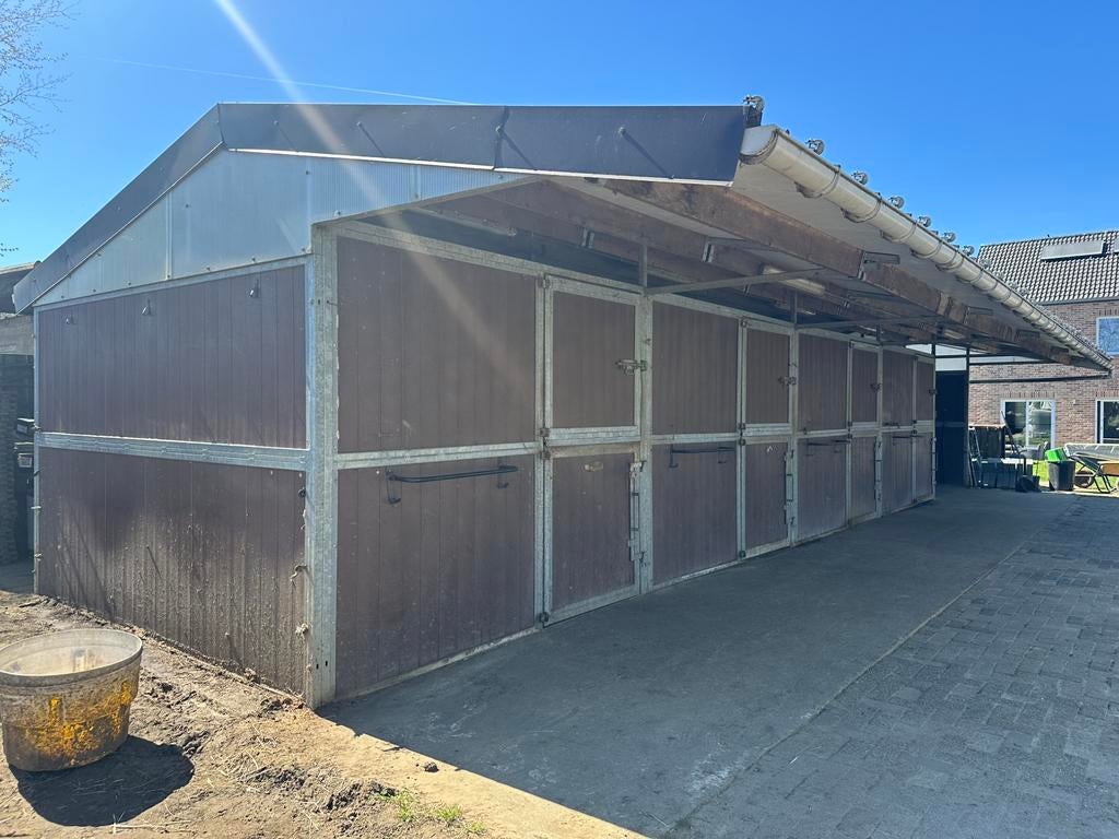 Paardenstallen 4 Boxen + Wasplaats, Dieren en Toebehoren, Stalling, 4 paarden of pony's of meer