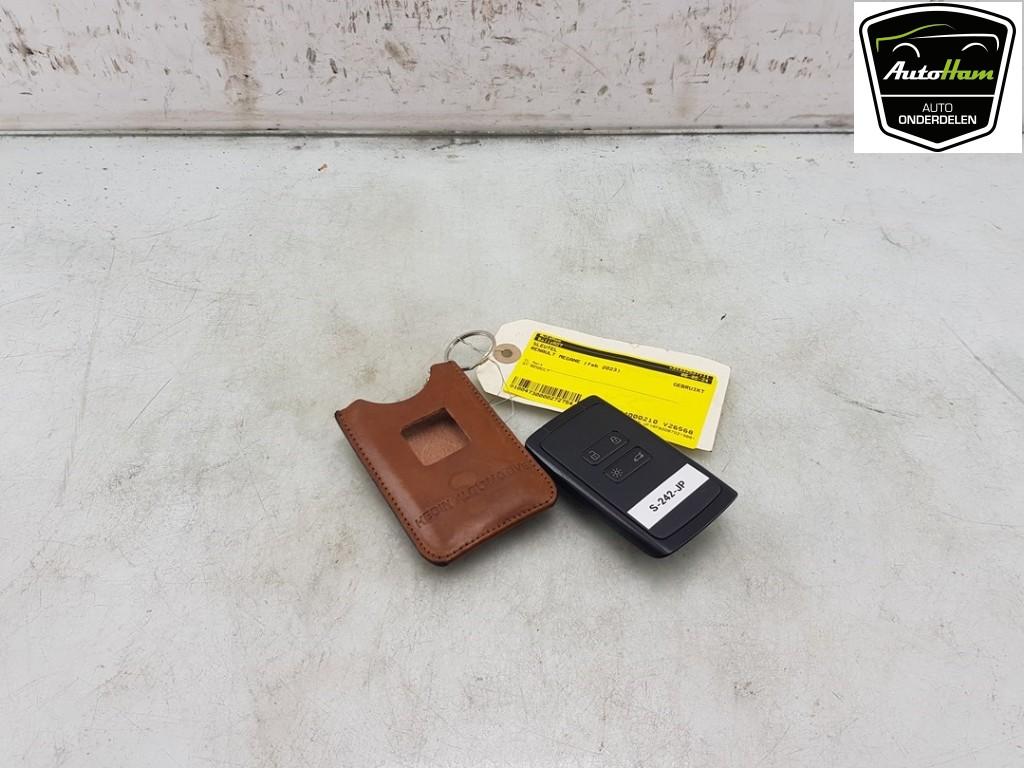 SLEUTEL Renault Megane IV Estate (RFBK) (|285976230R|), Gebruikt, Renault, Peter-Huppertz-Straße 5
51063  Köln, DE, Dialog.deutschland@renault.de