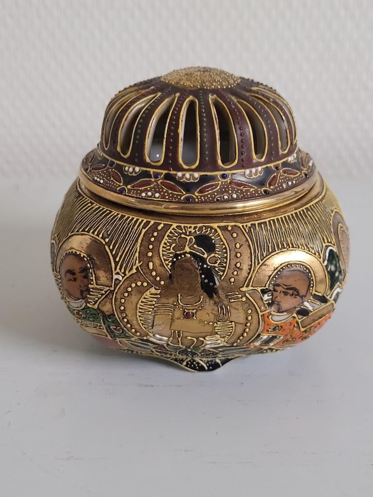 Satsuma parfumbrander, Verzenden