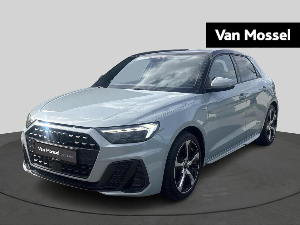 Audi A1 Sportback 1.0 30 TFSI 81kW S tronic S Line Busi Ed, Auto's, Audi, Stof, Zwart, Bedrijf, 5 zetels