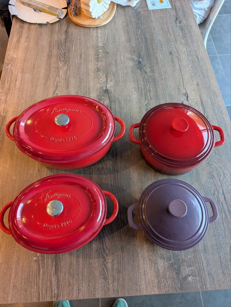Lot de cocottes en fonte très peu utilisées, Maison & Meubles, Cuisine | Casseroles & Poêles, Enlèvement, Comme neuf, Fonte, Casserole ou Cocotte-minute