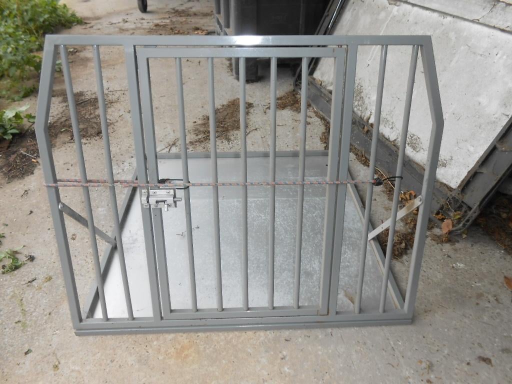 HONDENKOOI  INZETBAAR IN VOERTUIG  35 EURO, Ophalen, Gebruikt, 65 tot 100 cm, Hondenhok