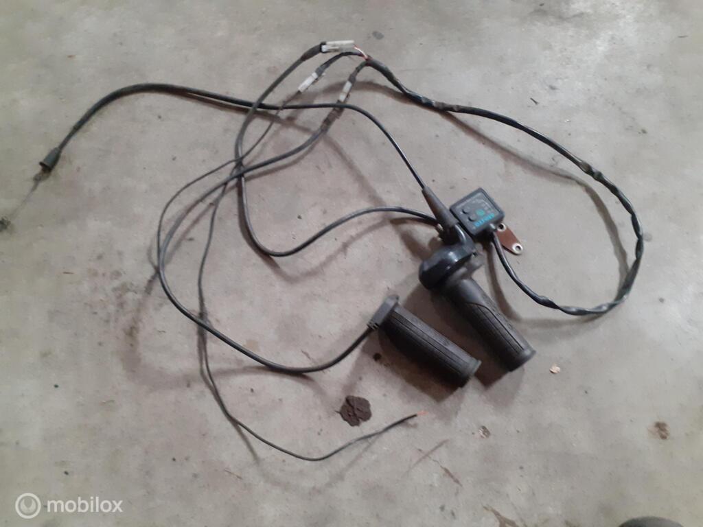 Handvatverwarming Monster SS Supersport Superlight Paso, Gebruikt, Factorystore.service@ducati.com, Ophalen of Verzenden, Via Antonio Cavalieri Ducati, 74/5, 74/6, 40132 Bologna BO