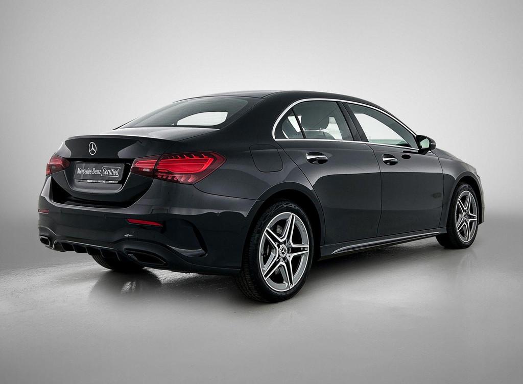 Mercedes-Benz A-klasse 250 e Berline AMG Line | Verwarmde Ze, Auto's, 4 deurs, Gebruikt, 16 kWh, Zwart