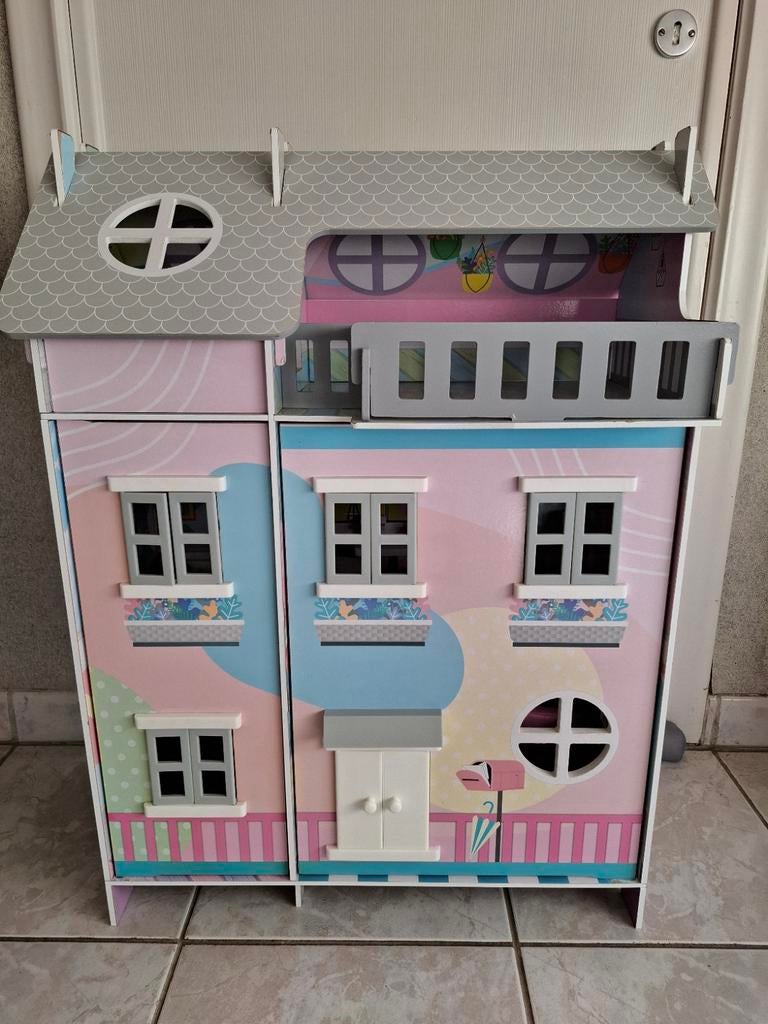 Houten poppenhuis met toebehoren, Enfants & Bébés, Jouets | Maisons de poupées, Enlèvement, Maison de poupées