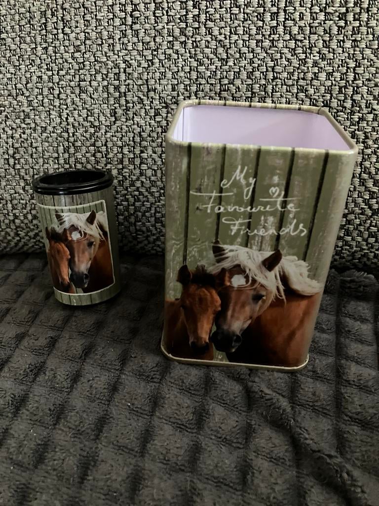 Taille crayon avec pot et porte-stylo  chevaux, Enlèvement ou Envoi, Neuf